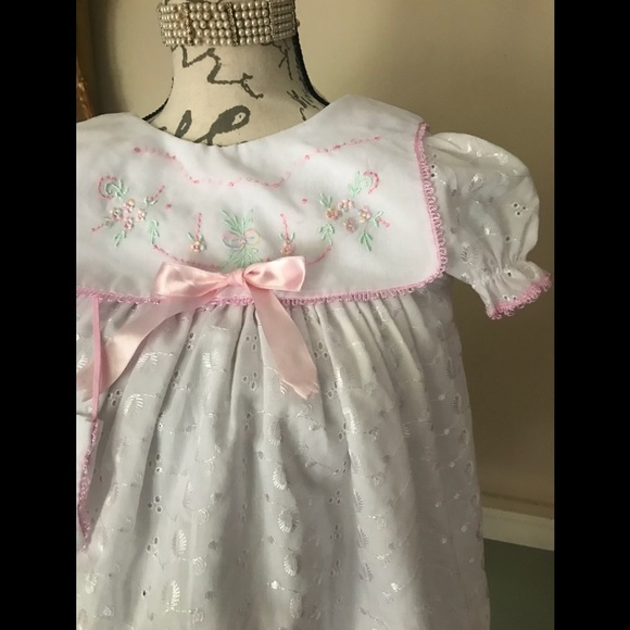 Rare Vintage 1970’s Handmade Eyelet Lace Dress - Picture 5 of 8